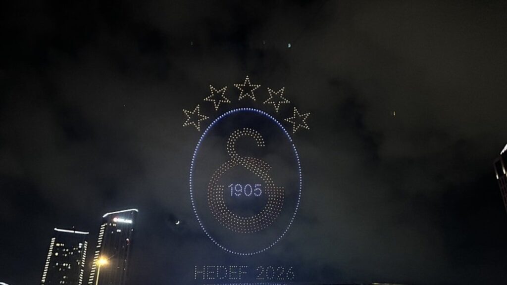 Galatasaray’dan görsel şölen! 5. yıldız drone’larla kutlandı