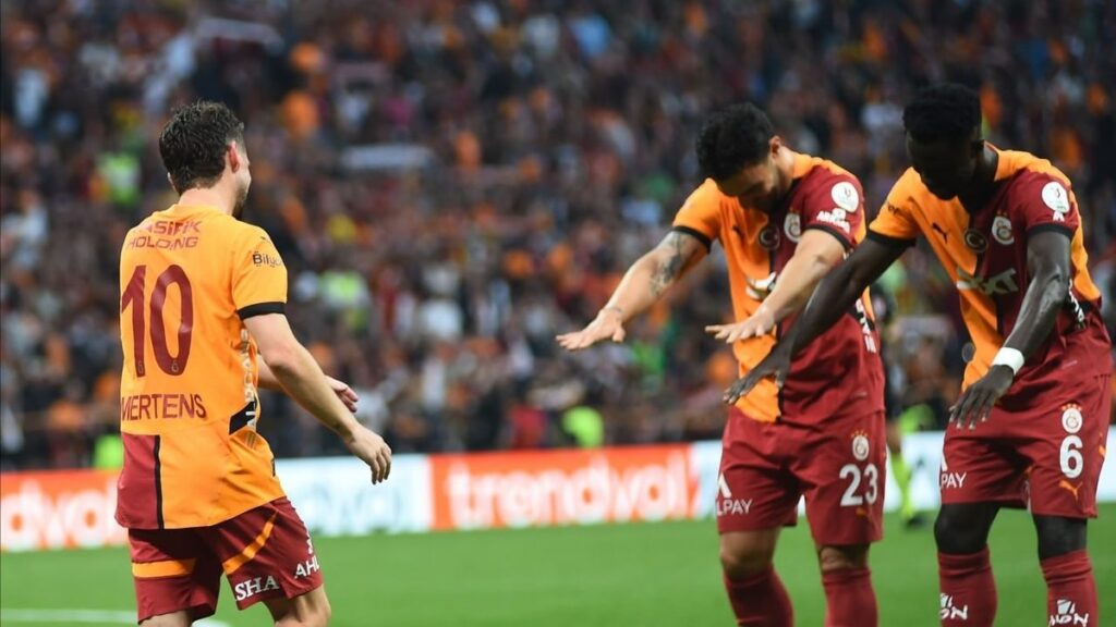 Galatasaray-RAMS Başakşehir maçında penaltı kararı!