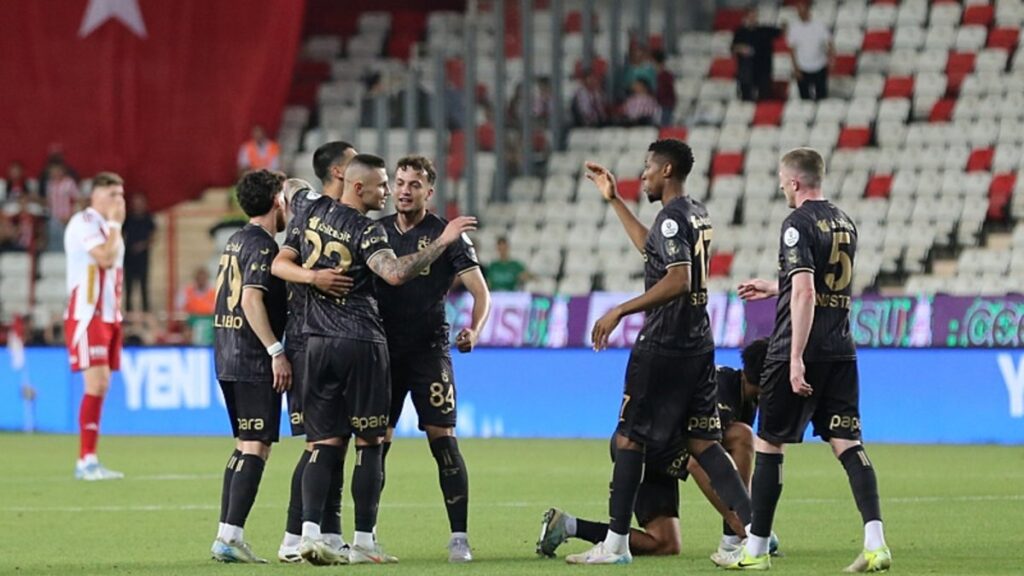 Onvo Antalyaspor-Trabzonspor maçının ardından flaş değerlendirme