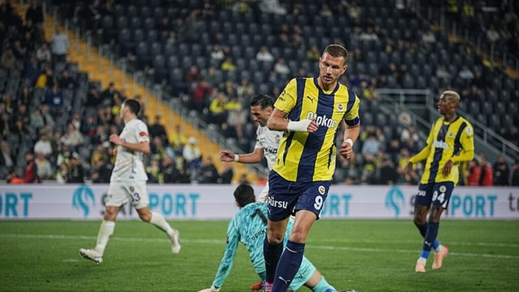 Edin Dzeko’dan Fenerbahçe’ye veda paylaşımı!