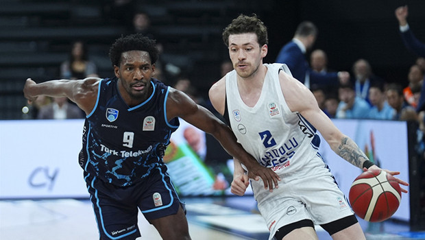 Anadolu Efes evinde Türk Telekom’u mağlup etti!