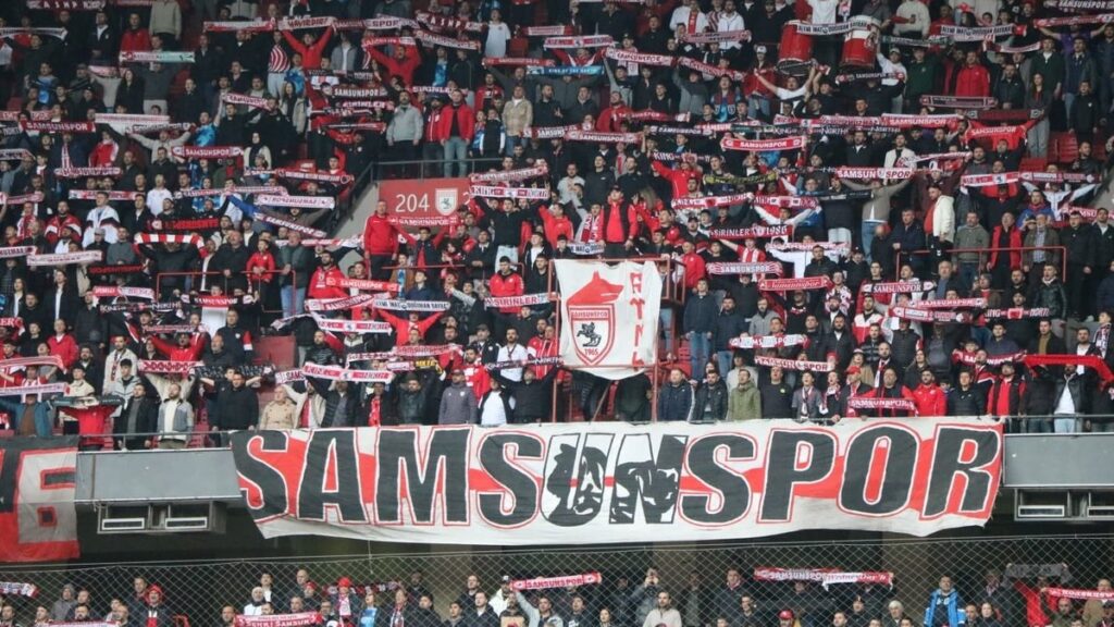 Samsunspor taraftarından açığa alınan polisler için çağrı!