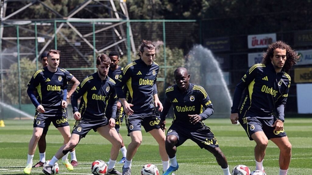 Fenerbahçe golcü transferinde son aşamada! O yıldız ile ön protokol imzalandı