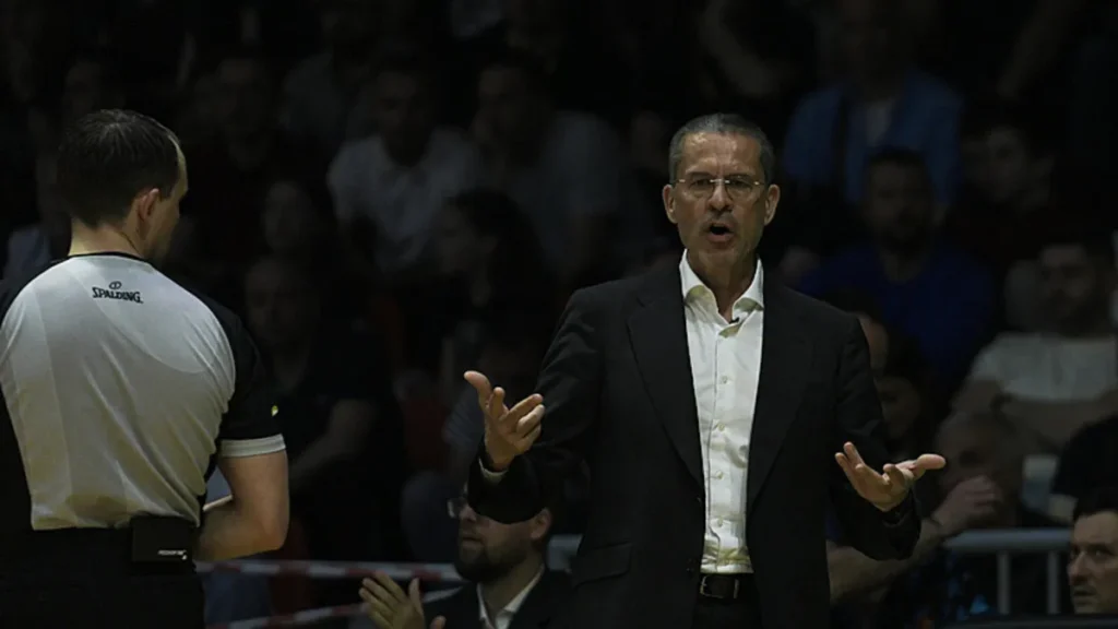 Basketbol Avrupa Ligi’nde yılın başantrenörü Pedro Martinez!