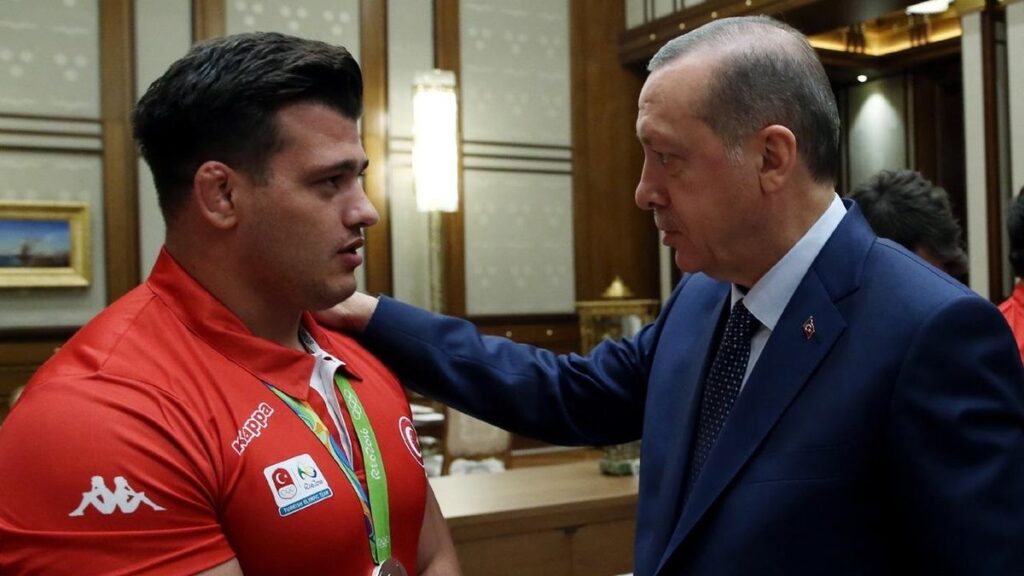 Başkan Erdoğan’dan Rıza Kayaalp’e tebrik telefonu!