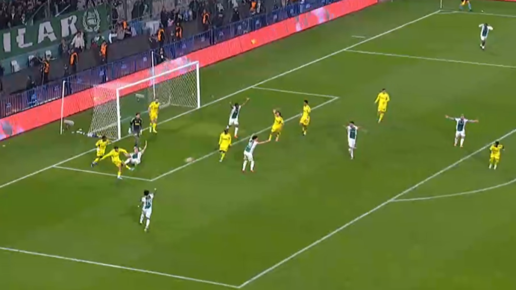 TÜMOSAN Konyaspor-Fenerbahçe maçında penaltı kararı!