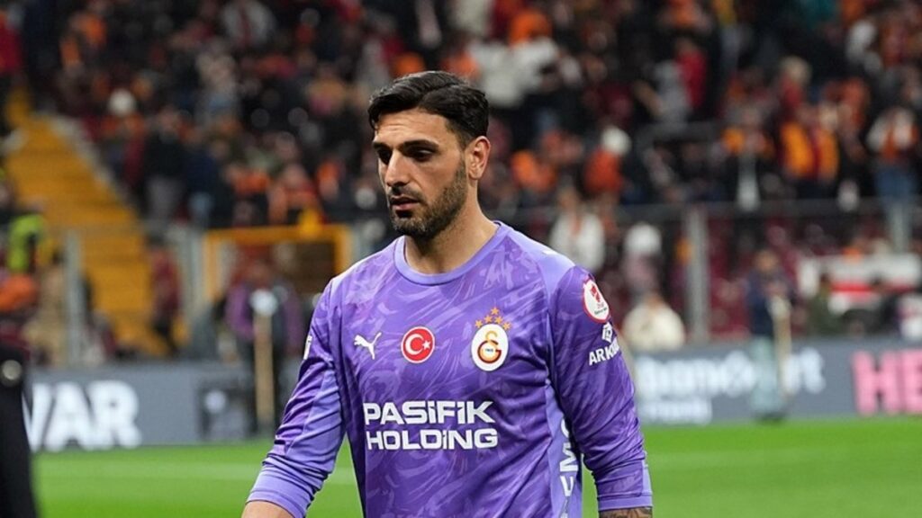 Günay Güvenç, Galatasaraylı taraftarların ıslıkları sonrası gözyaşlarını tutamadı!