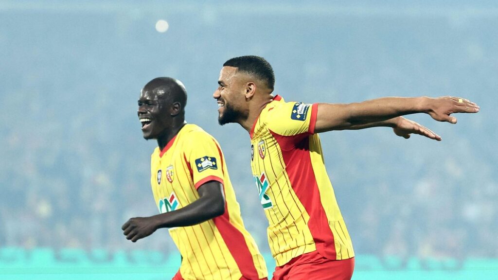 Fenerbahçe’den savunmaya flaş hamle! Geçmişte de gündeme gelmişti