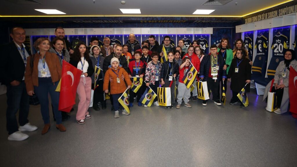 Fenerbahçe 23 Nisan’da özel çocukları ağırladı