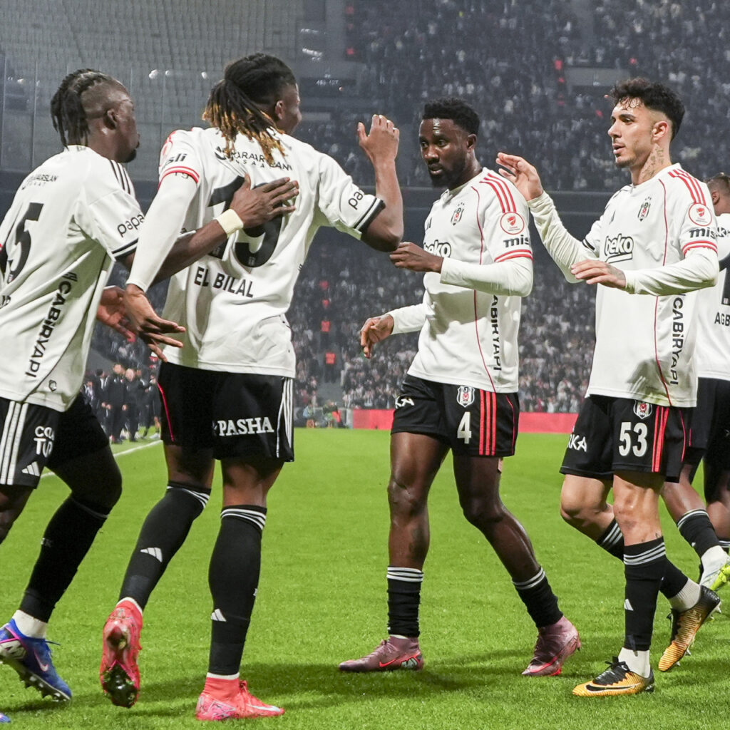 Kartal yarı finale kanatlandı!