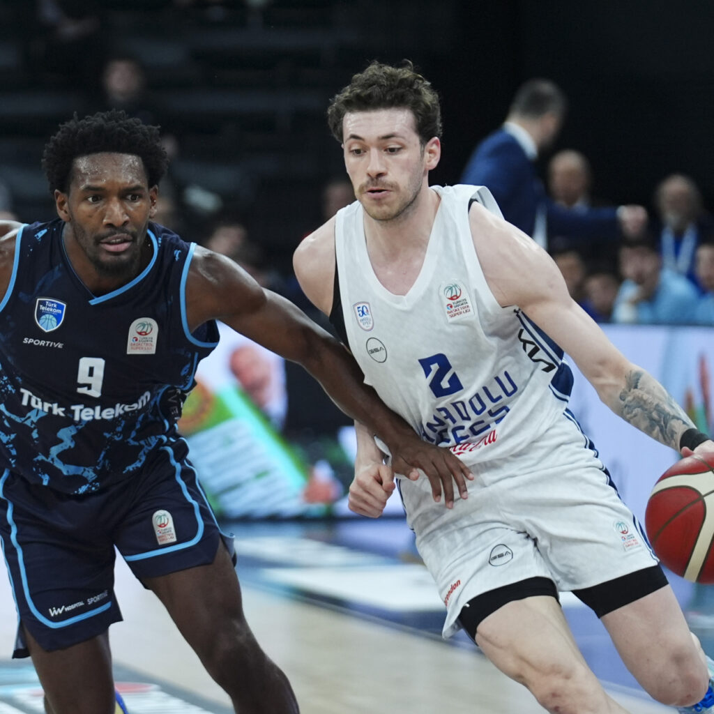 Efes, Telekom’un hattını kesti!