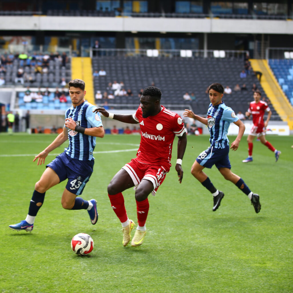 Ümraniyespor iki maç sonra kazandı!