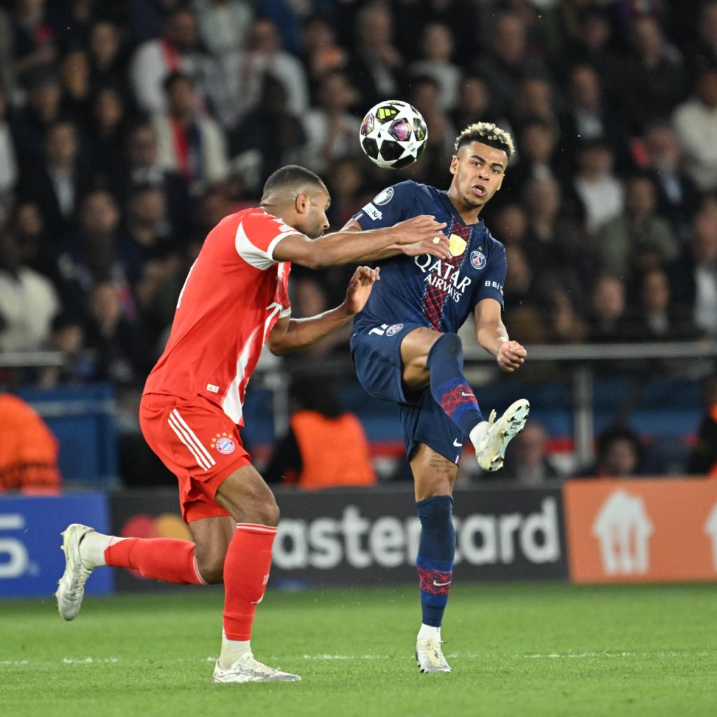 Paris’te tarihi gece!