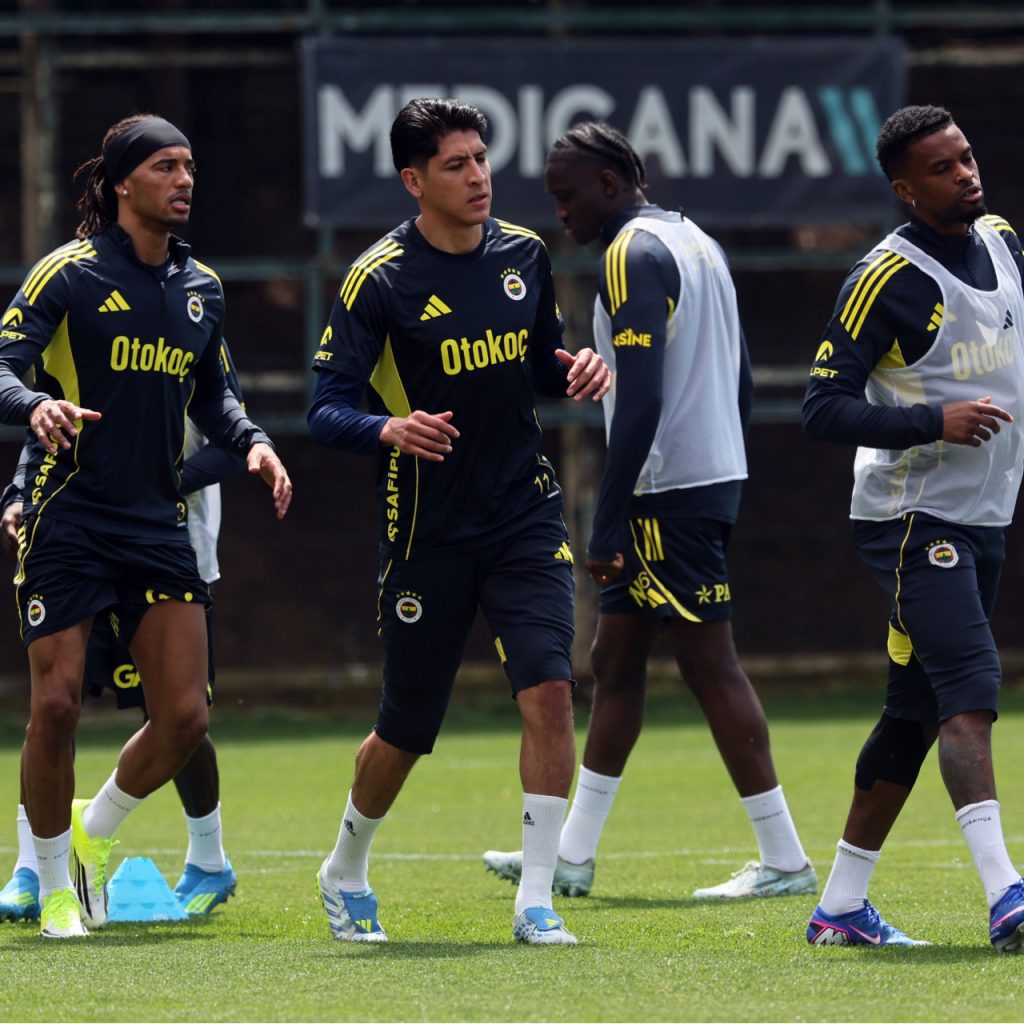 Fenerbahçe’de Alvarez takımla çalıştı!