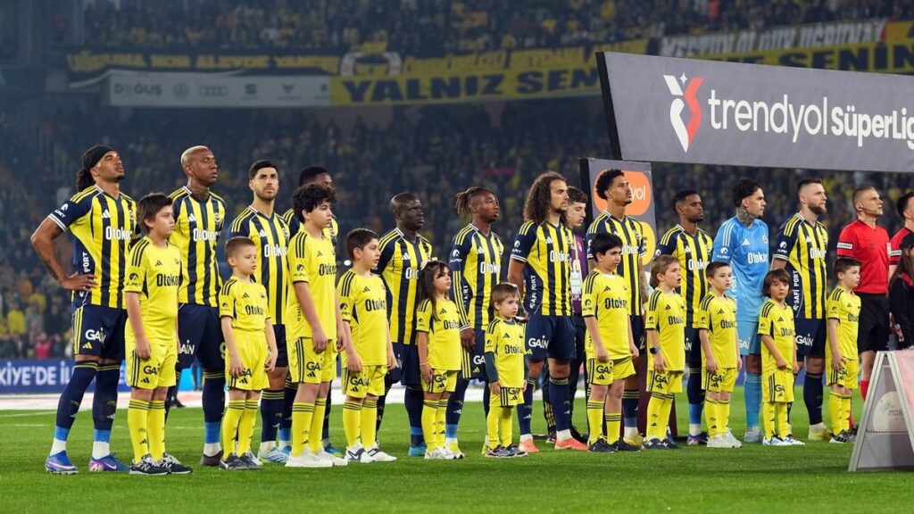 PSG’den Fenerbahçe’nin yıldızına transfer kancası!
