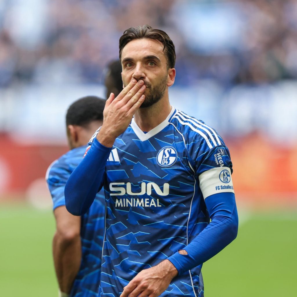 Kenan attı, Schalke 04 Bundesliga’ya yükseldi!