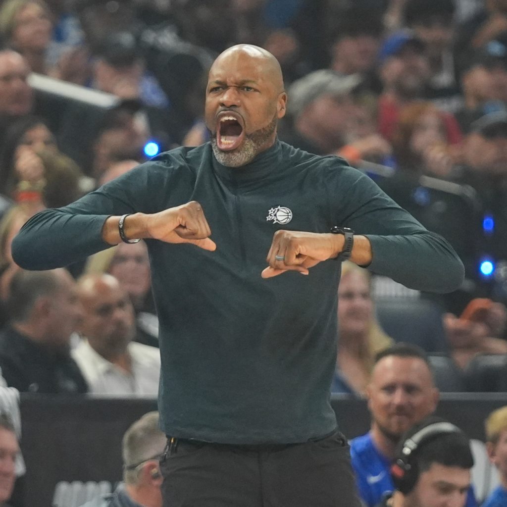 Orlando Magic, Mosley ile yollarını ayırdı!